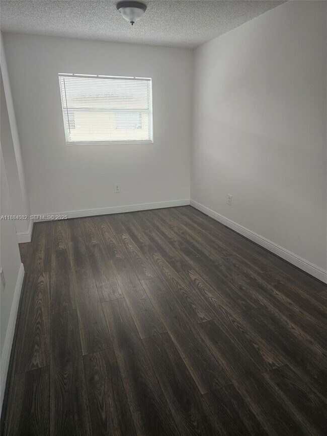 Building Photo - 5461 W 24th Ave