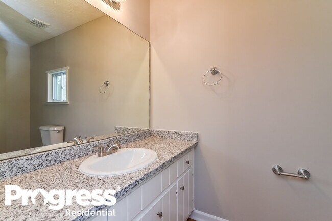 Building Photo - 490 Radio Ct