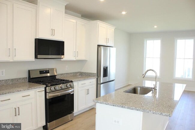 Building Photo - 139 Heyford Dr
