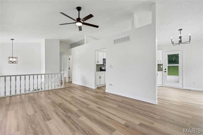 Building Photo - 802 Notre Dame Dr