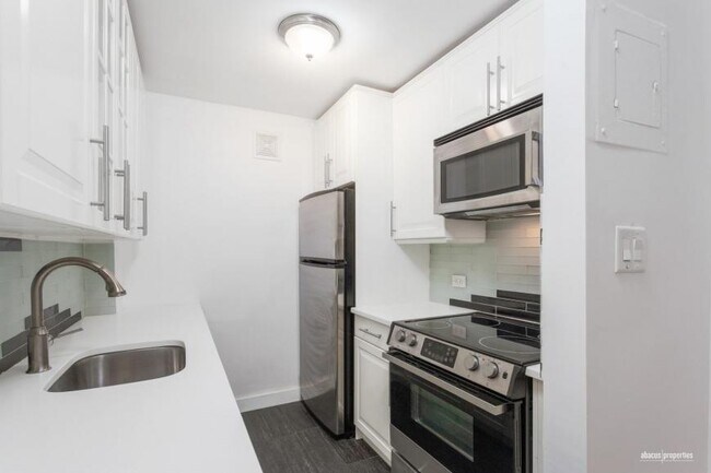 Building Photo - 1 bedroom in Brooklyn NY 11218