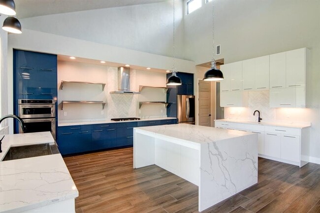 Building Photo - 861 SW 120th Dr