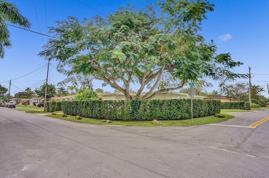 Building Photo - 11425 NE 3rd Ave