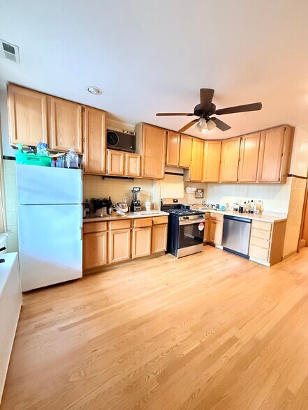 Building Photo - 2123 N Seminary Ave