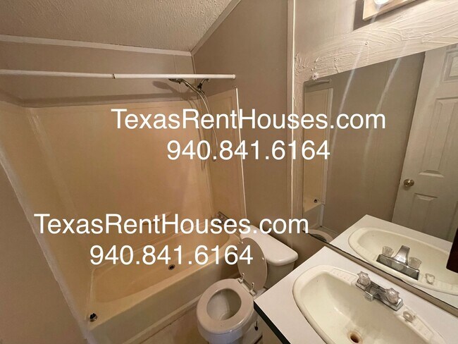 Building Photo - MOVE IN SPECIAL - $100 DISCOUNT FOR RENT P...