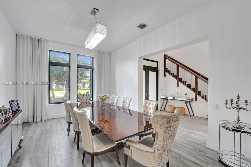 Building Photo - 5742 Brookfield Cir E