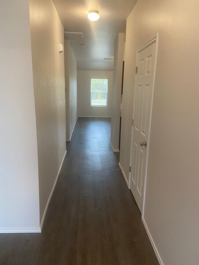 Building Photo - Move-In Ready! Charming 3-Bedroom, 2-Bath Home in Shadow Valley