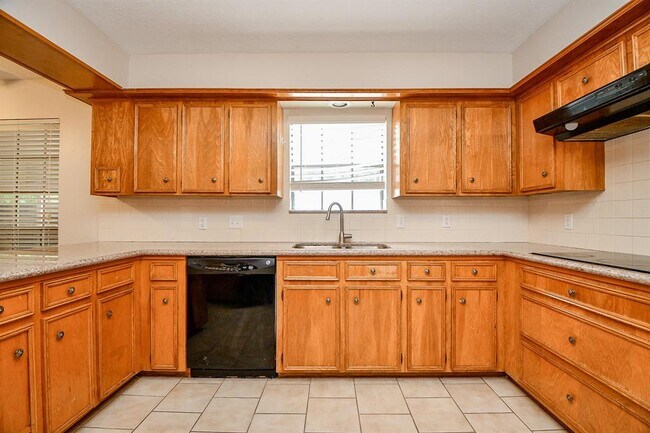 Building Photo - 11103 Pembridge Dr