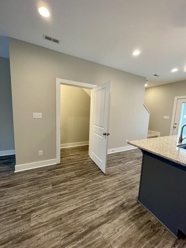 Building Photo - 41 High St