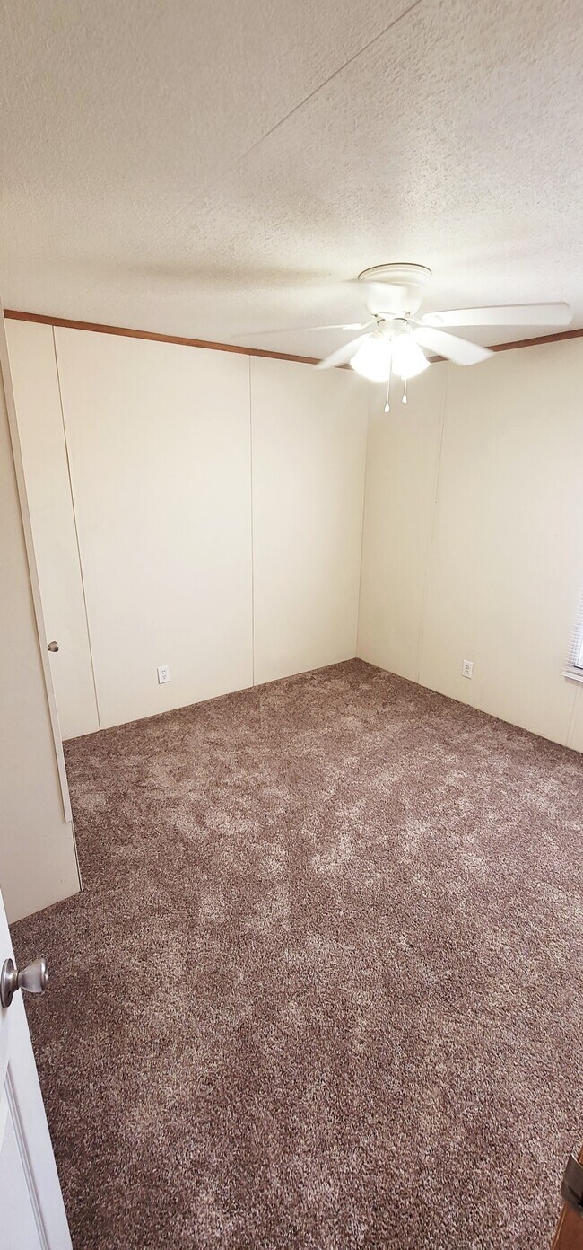 Building Photo - 4105 Carlyss Dr