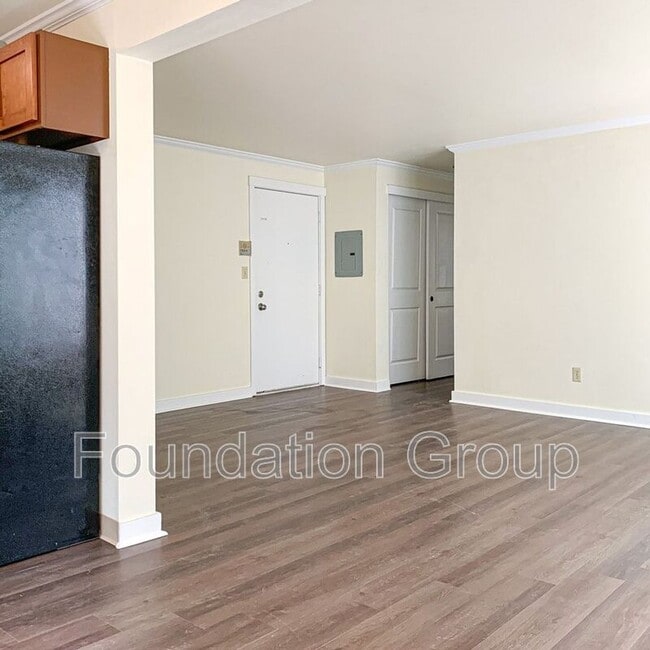Building Photo - 1123 N 91st St