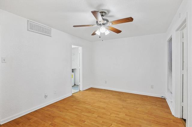 Building Photo - 9821 Walnut St