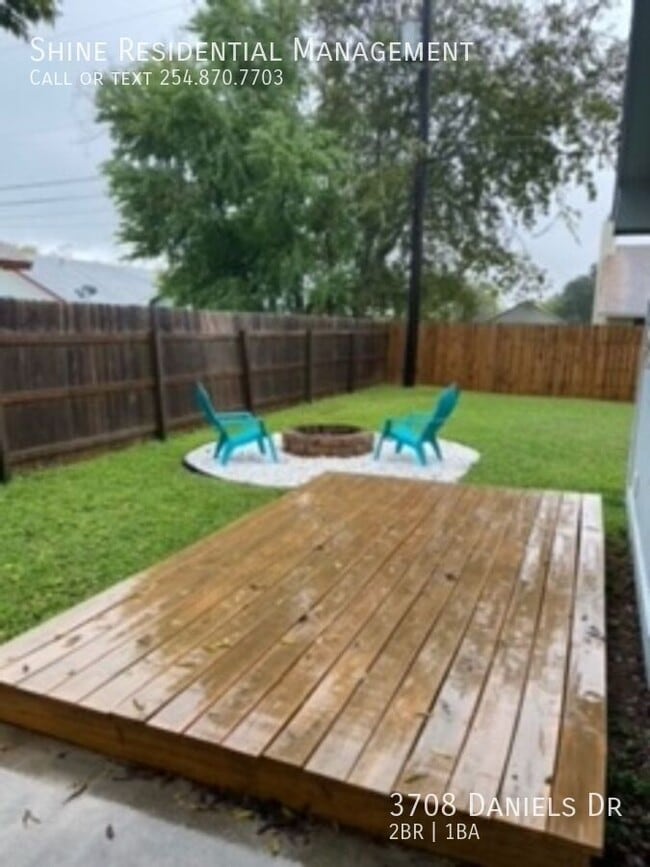 Building Photo - 3708 Daniels Dr