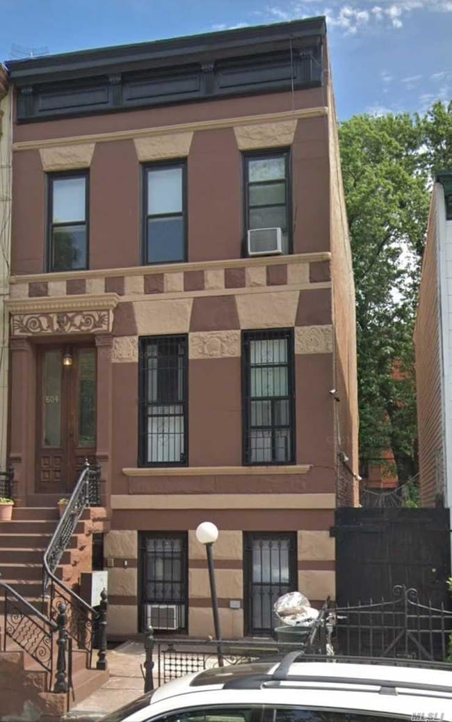2 bedroom in BedStuy NY 11233 604 Halsey St Brooklyn NY 11233