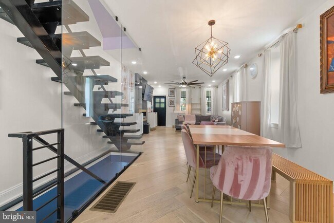Building Photo - 426 Winona St
