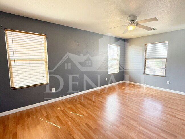 Building Photo - 2858 W Mineral Butte Dr