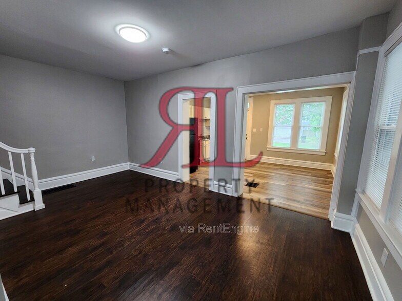 Building Photo - 644 S Champion Ave