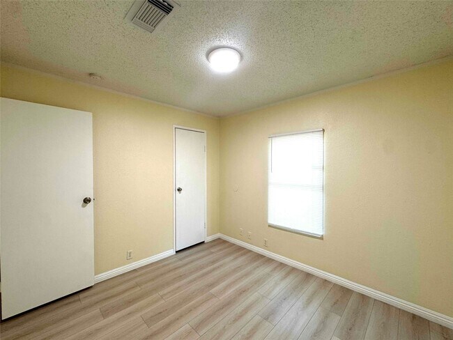 Building Photo - 11730 Greenglen Dr