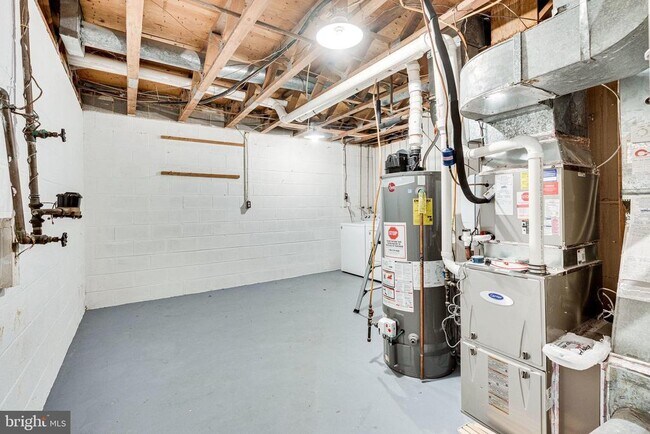 Building Photo - 2186 Golf Course Dr