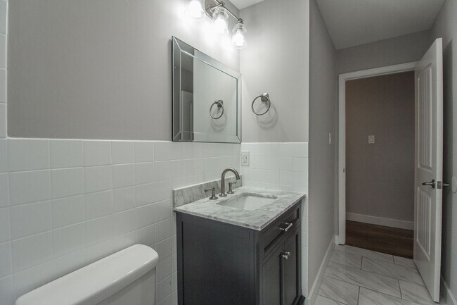 Building Photo - Pet Friendly Renovated Two Bedroom