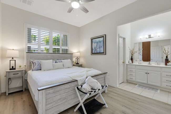 Building Photo - 533 SE 21st Ave