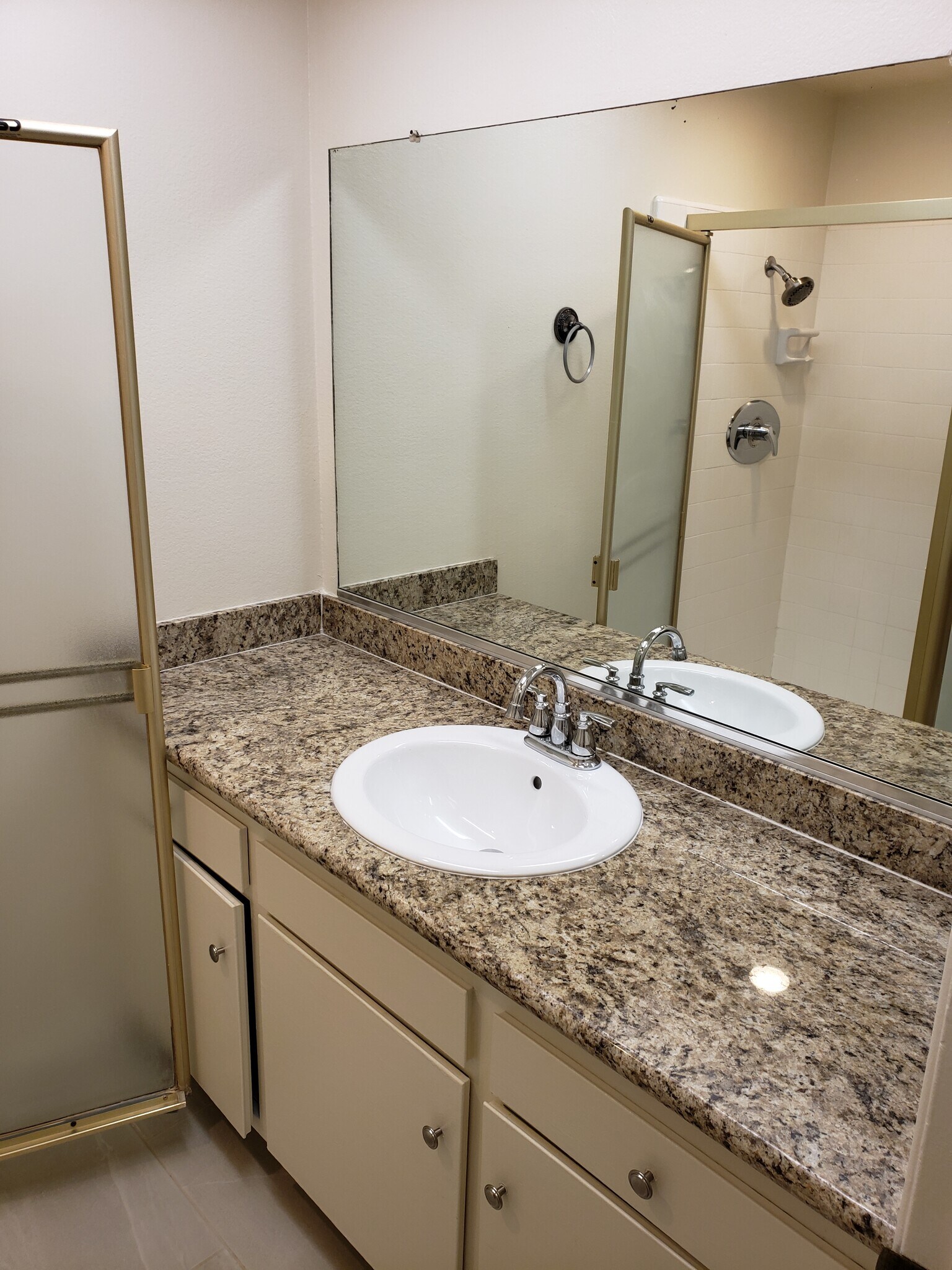 Stall Shower - 2930 W 235th St