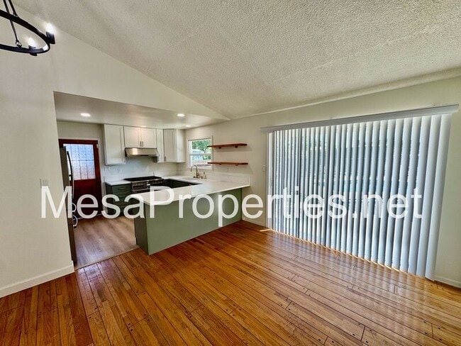 Building Photo - 1620 S Cabana Ave