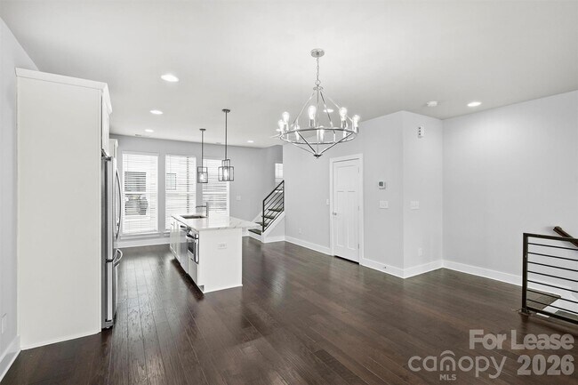Building Photo - 1555 Duckworth Ave