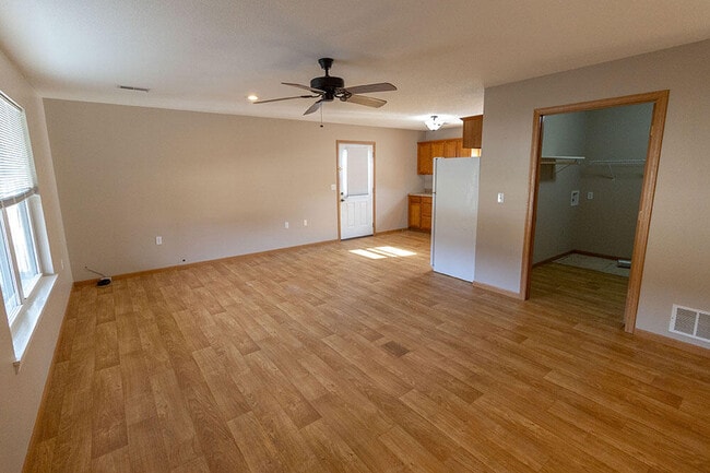 Building Photo - 1542 Florence Dr