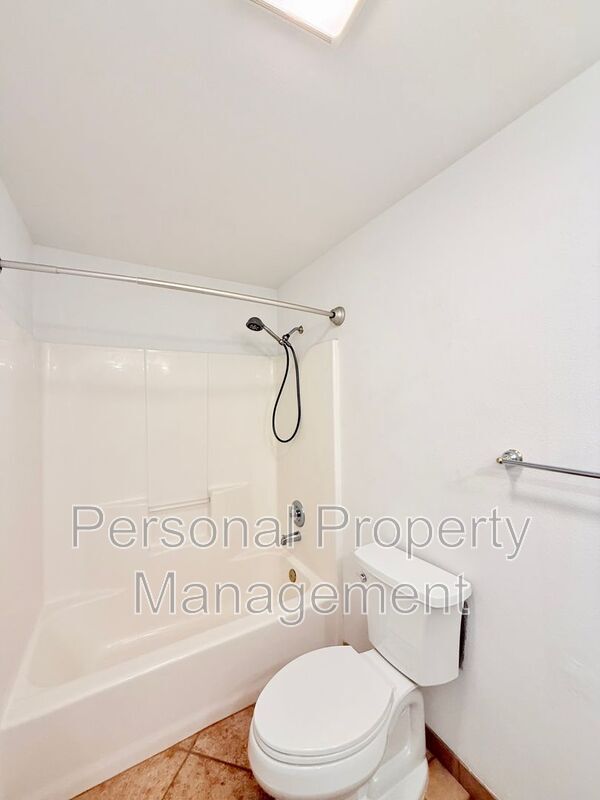 Building Photo - 13001 NE 89th St