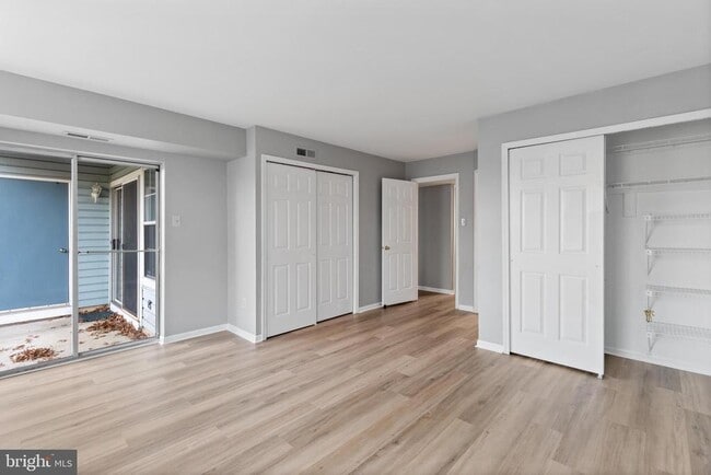 Building Photo - 387 Independence Dr