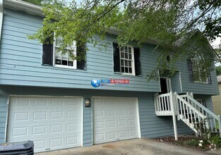 Building Photo - Spacious RENOVATED 5-bedroom house in Lawr...