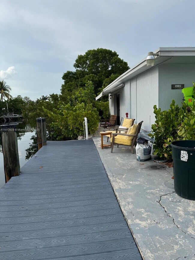 Building Photo - 1301 Grouper Dr