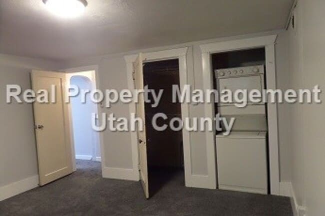 Building Photo - 157 N 400 E