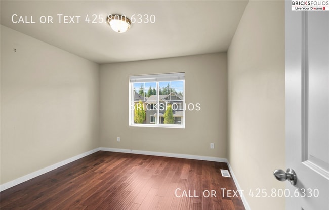 Building Photo - 10550 Sheridan Cres NE