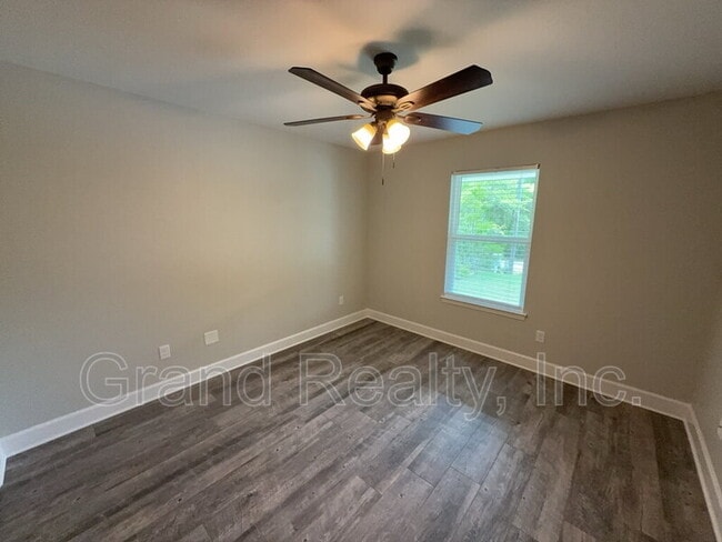 Building Photo - 7228 Par Ln