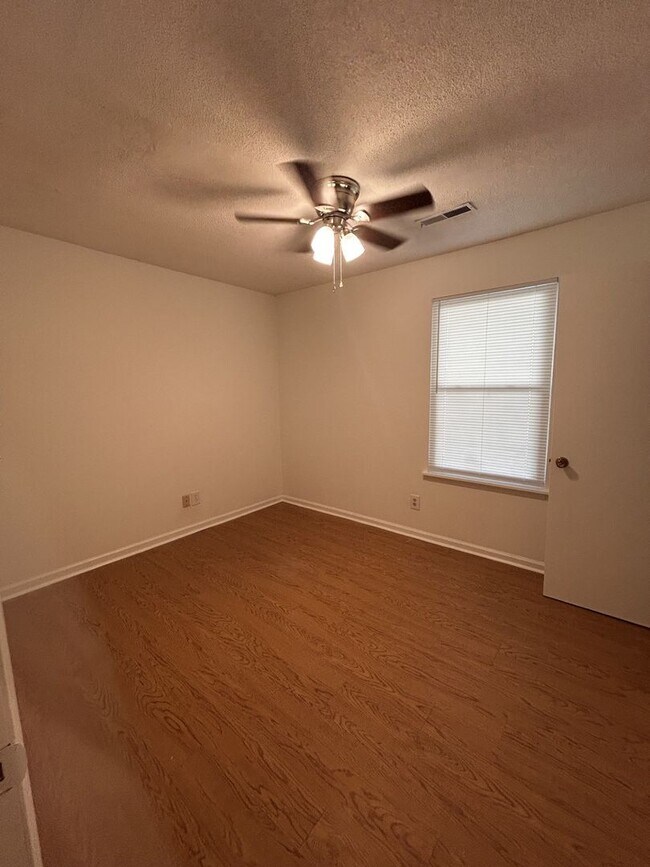 Building Photo - Affordable 2BR Duplex in Ladson!