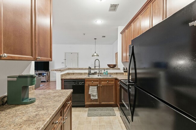 Building Photo - 7223 Althorp Way