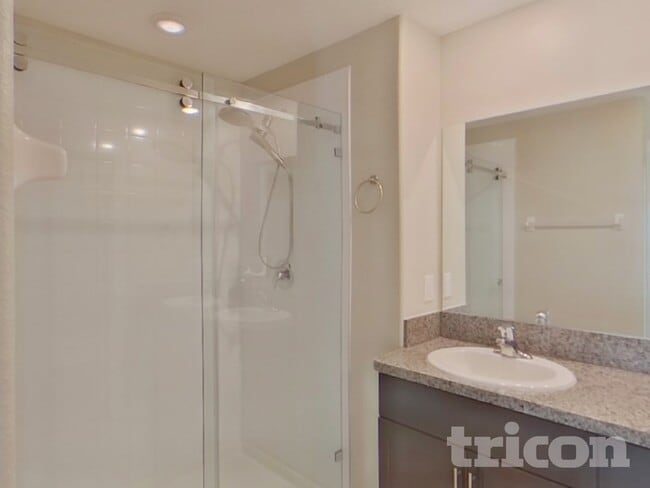 Building Photo - 5206 White Chicory Dr