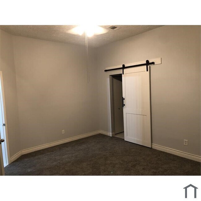 Building Photo - 14103 Royal Hill Dr