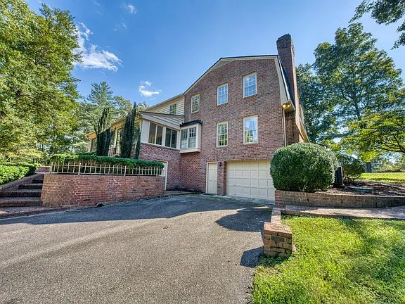 Building Photo - 9720 Burnett Dr
