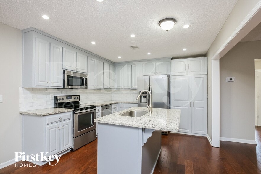 Building Photo - 1581 Brush Creek Dr