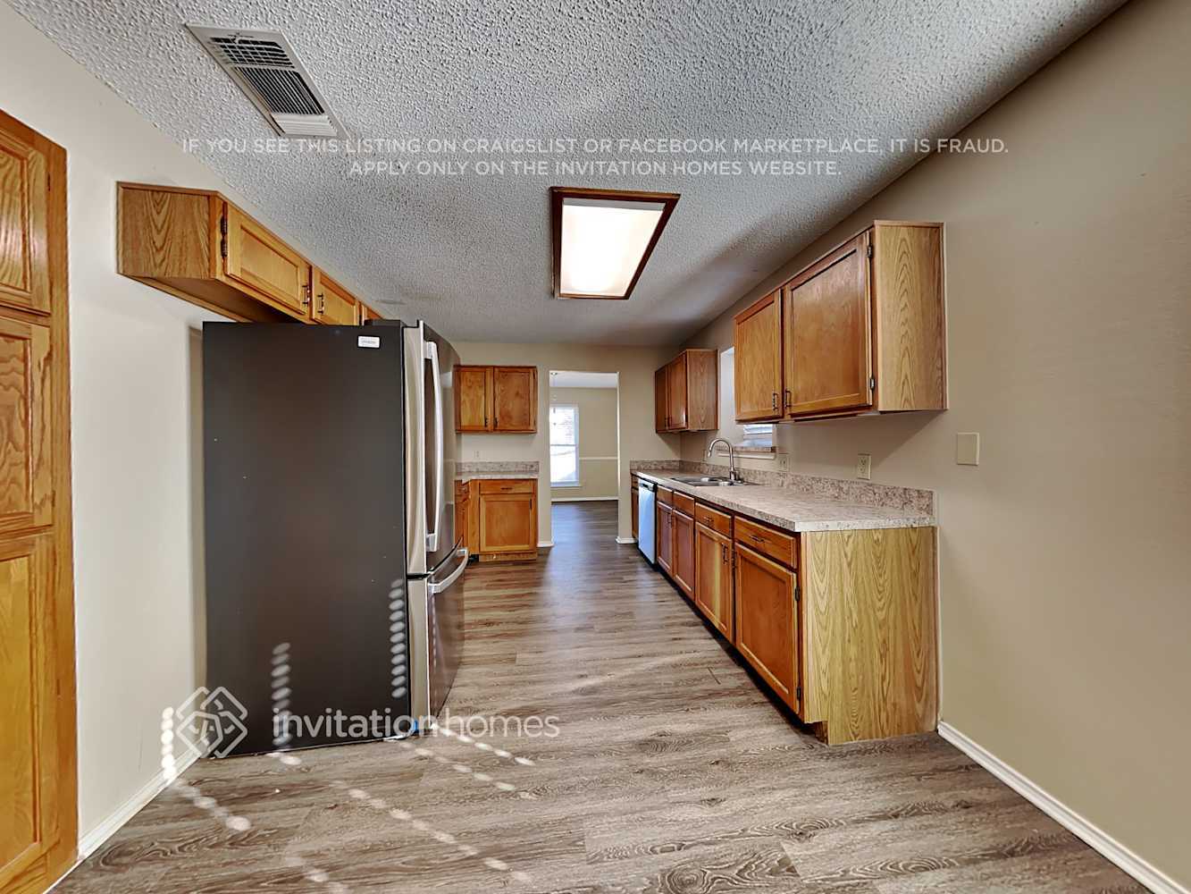 Building Photo - 305 Iberis Dr