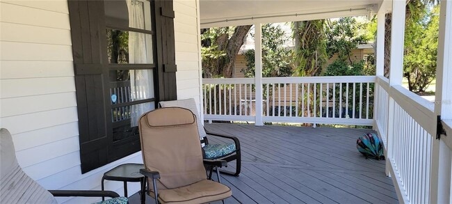 Building Photo - 416 W Howry Ave