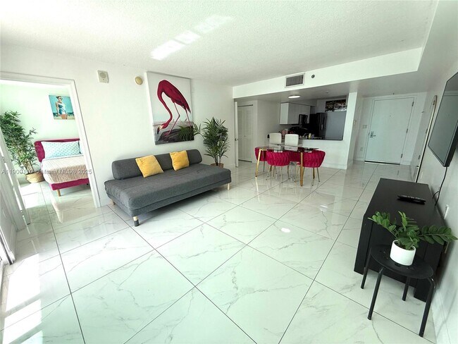 Building Photo - 1200 Brickell Bay Dr