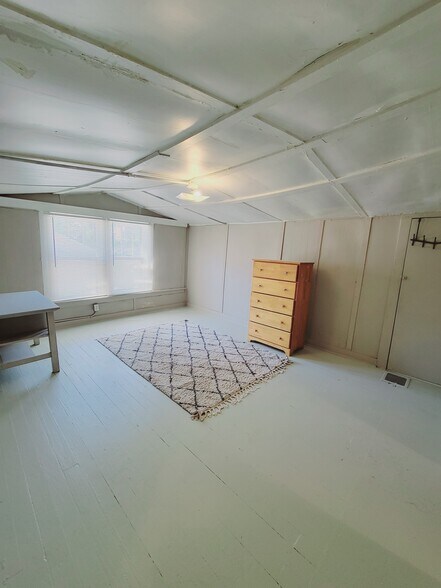 Building Photo - 4835 Hannover Ave