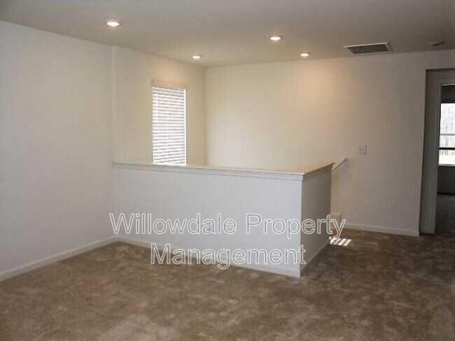 Building Photo - 125 Willow Grove Ln