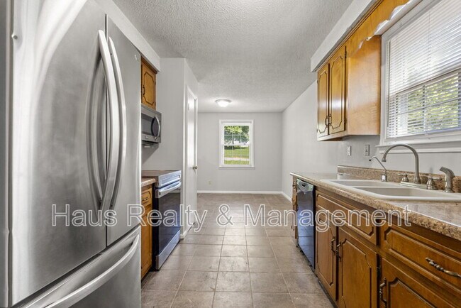 Building Photo - 518 Aspen Dr
