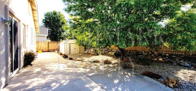 Building Photo - Beautiful 3 bedroom 2 bath plus 2 car garage in Damonte Ranch with New Carpet & Paint