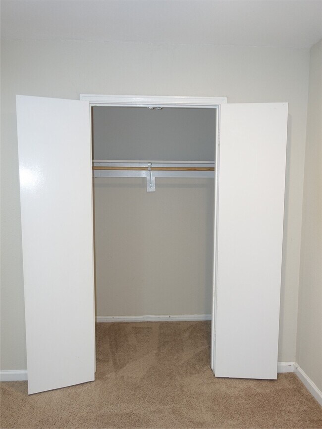 Building Photo - 1038 Cottage Oak Ln